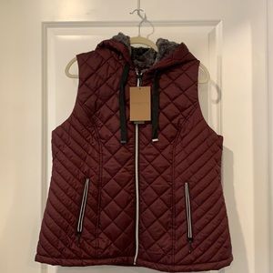 Women’s Weatherproof Merlot colored insulated vest. Size XL. New with tags